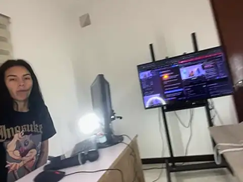 bliinkii_and_luka_ webcam