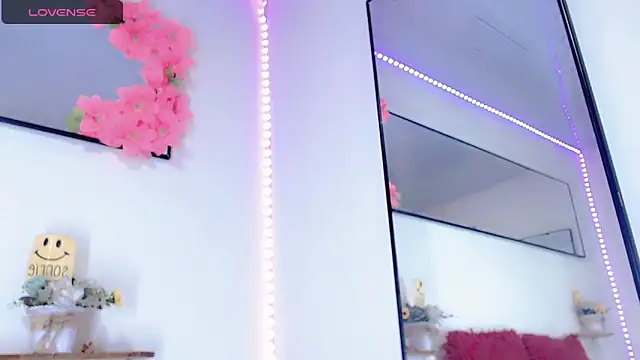 NathalialLooes live sex cam