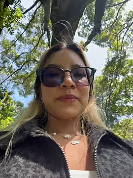 Pretty_roxxyy webcam