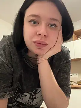 AlishaOfThorns webcam