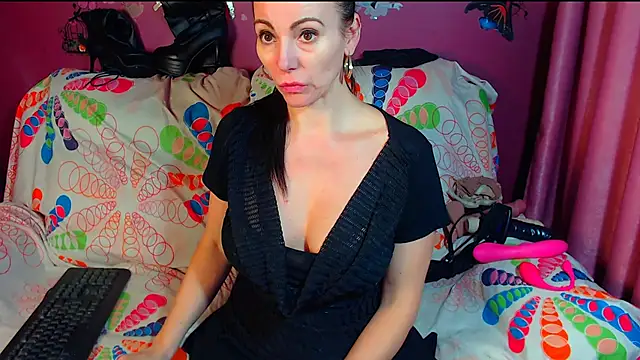 milflovelyxxx webcam