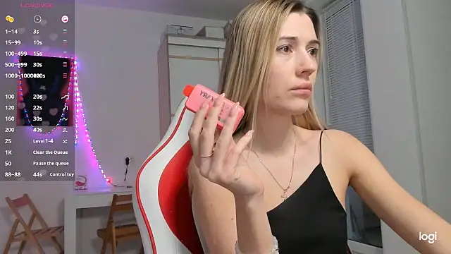 HotCarolineXO webcam