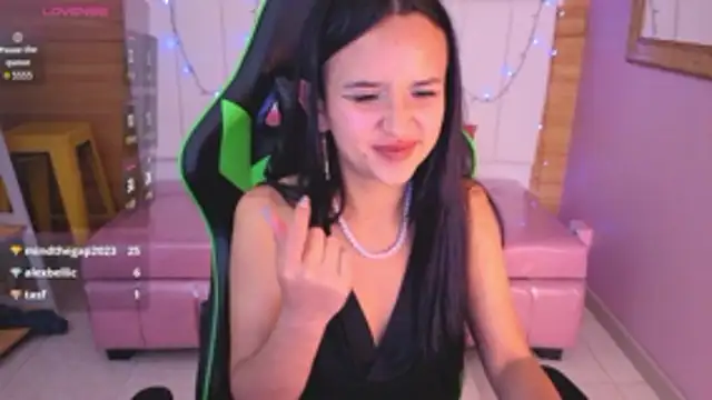 bella_vibess_s webcam