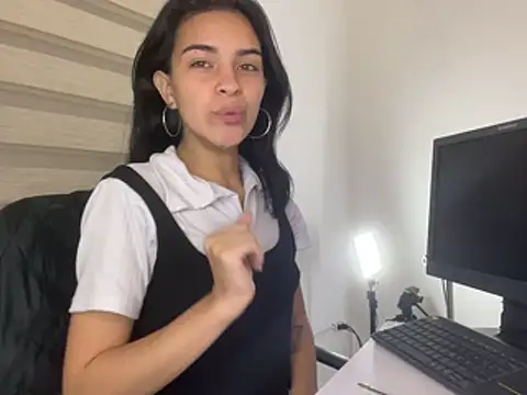 bliinkii_and_luka_ webcam