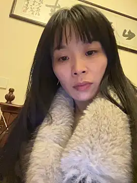 美女petoys在线直播