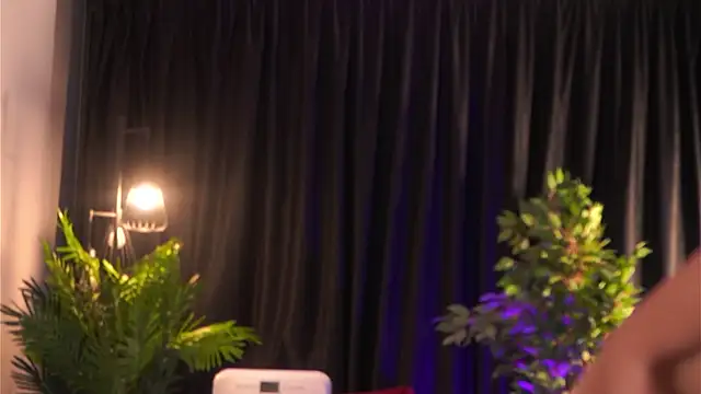 NaughtyChloeee webcam