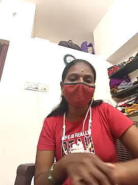 Webcam Model (Tamil_Yalini12)  is live.Free join now!