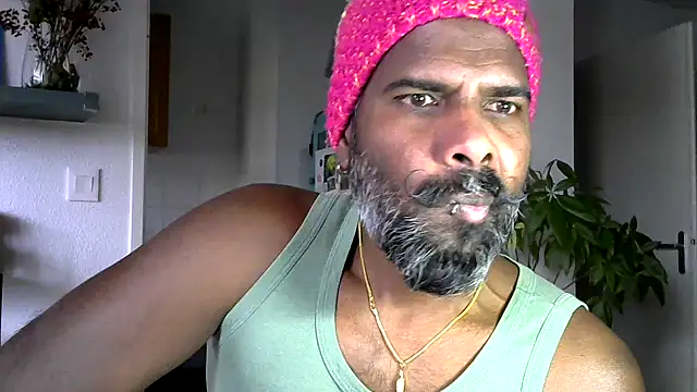 frenchblackc31 webcam