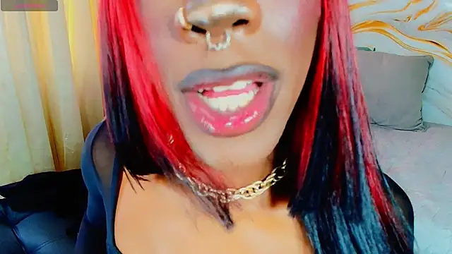 EbonyHansNight webcam