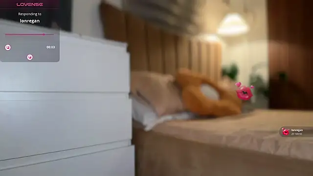 Jewel_Sparkles webcam