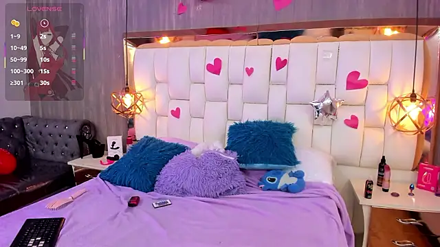 Foxxy_Doll live sex cam