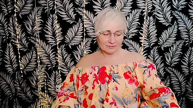 Olivia_playful webcam