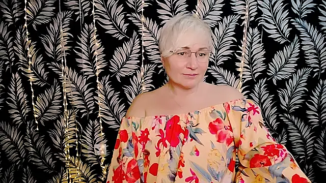 Olivia_playful webcam