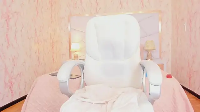 Emily_Whinfre webcam