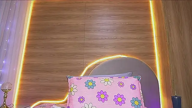 alexaa_walker webcam