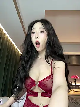 美女AYW-21在线直播