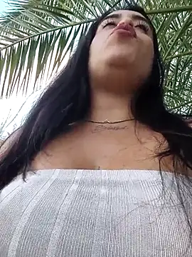 MissNyraSecret webcam