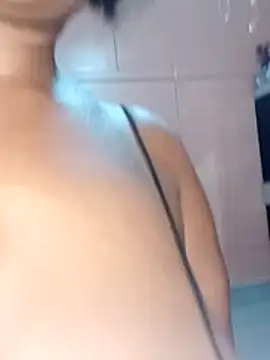 Luciouslips00 webcam