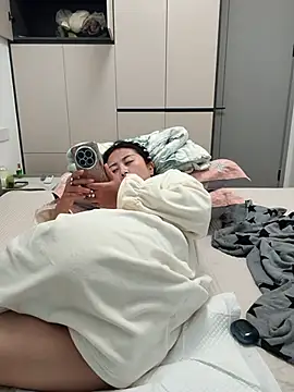 美女zzdd999在线直播