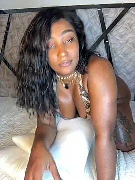 Webcam Model (Denise_wolfe21)  is live.Free join now!