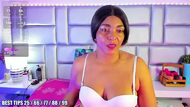 LovelyNickii webcam