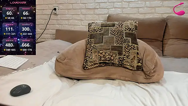 bushe1 (F milf) - fuck with dildo