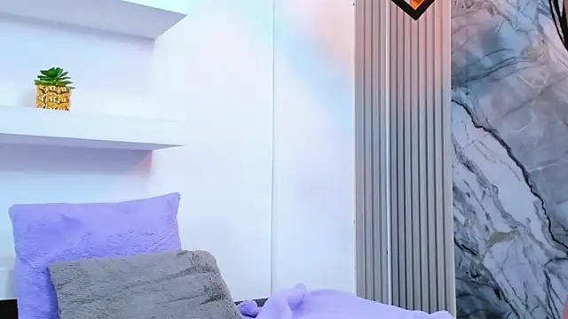 IsabellaMonet webcam