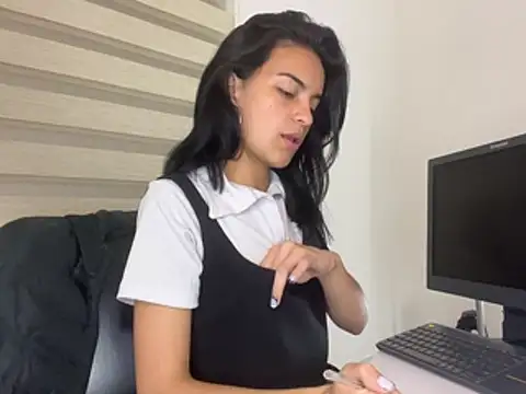 bliinkii_and_luka_ webcam