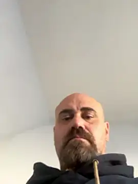 scotchpeachfitness (Ask my age) - Send a load on my stomach