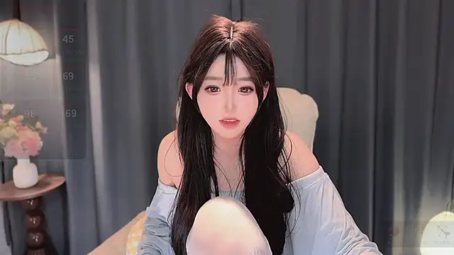 美女Yaiyigirl在线直播