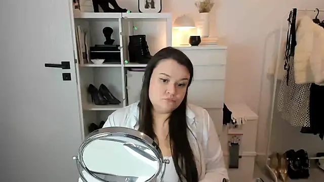 HollyDanceSoul webcam