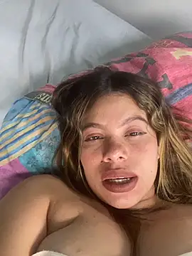 AngelaBlondee webcam