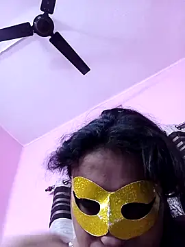 Webcam Model (Gullapi)  is live.Free join now!