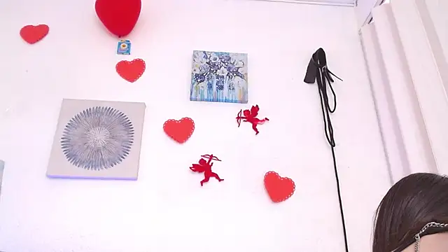 CarolineAikos webcam