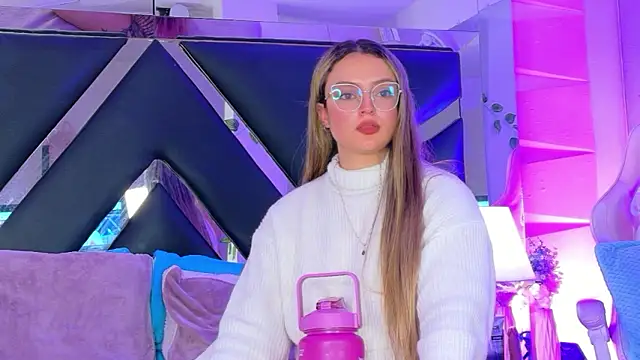 Giigii_Hadid_ webcam