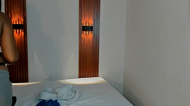 emmacole55 - EmmaCole55's free webcam - UK Sex Cams