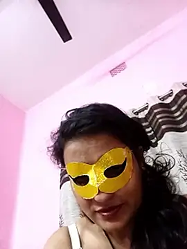 Webcam Model (Gullapi)  is live.Free join now!