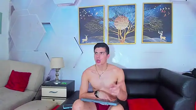 Alex_jeins_at webcam