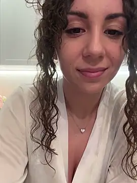 curly_jade webcam