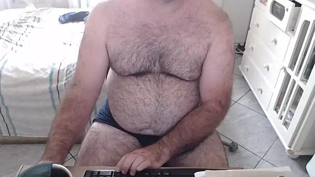 MysterBearMG live sex cam