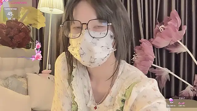 --102KymMiiss-- webcam