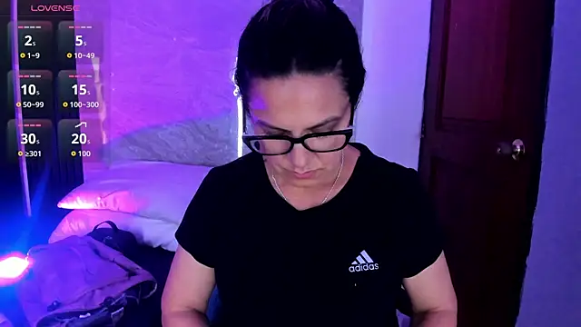 Agatha_Pleasure webcam