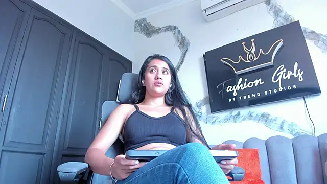 CatalinaMartinezz_ webcam