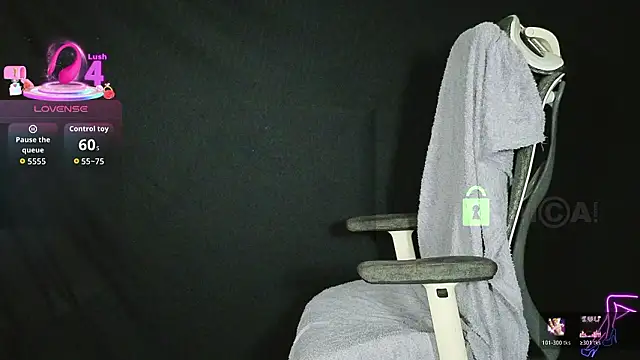 manogna_teluguammai (F teen) - ice on ass for 2 min