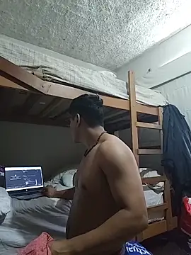 zack1225 (M young) - HOLA