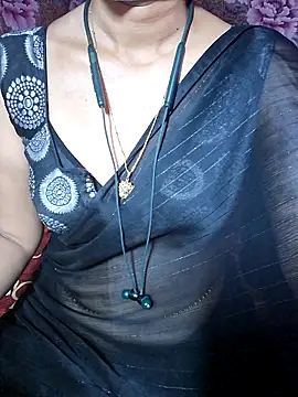 Webcam Model (XBHUUME)  is live.Free join now!