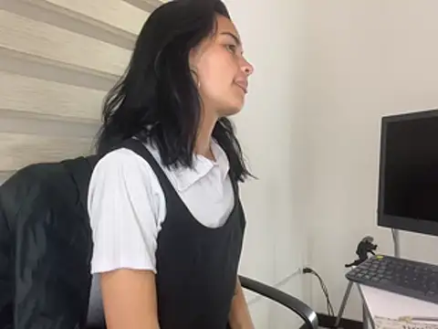 bliinkii_and_luka_ webcam