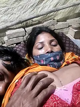 Indiandesicouple155 webcam