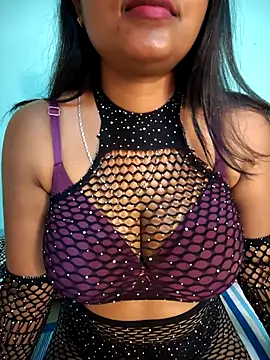 ishu_lovee (F young) - Outdoors boobs oil