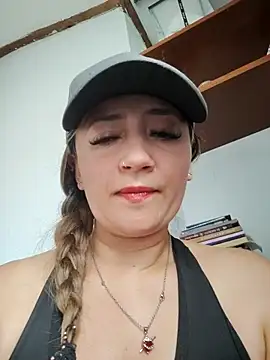 tata_sanz_ (Ask my age) - Play pussy shhhh